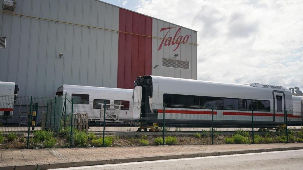 Fachada de la planta de Talgo de Álava (País Vasco) durante el mes de agosto de 2024.
