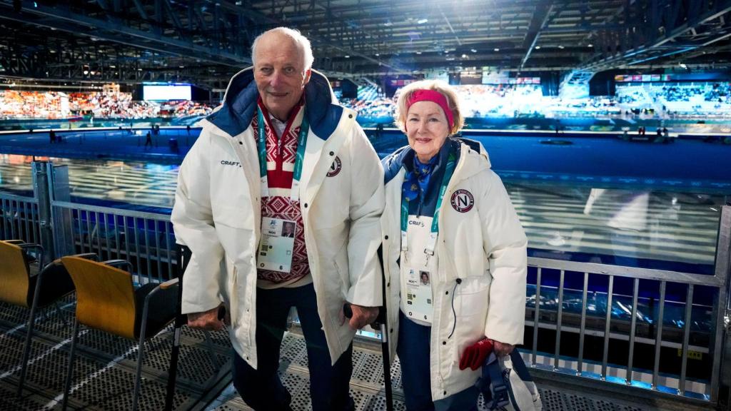 Los reyes Harald y Sonia de Noruega, en los Juegos Olímpicos de Invierno 2026, en Milán.