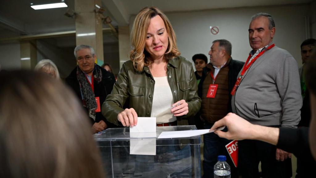 Pilar Alegría, en el momento de la votación.