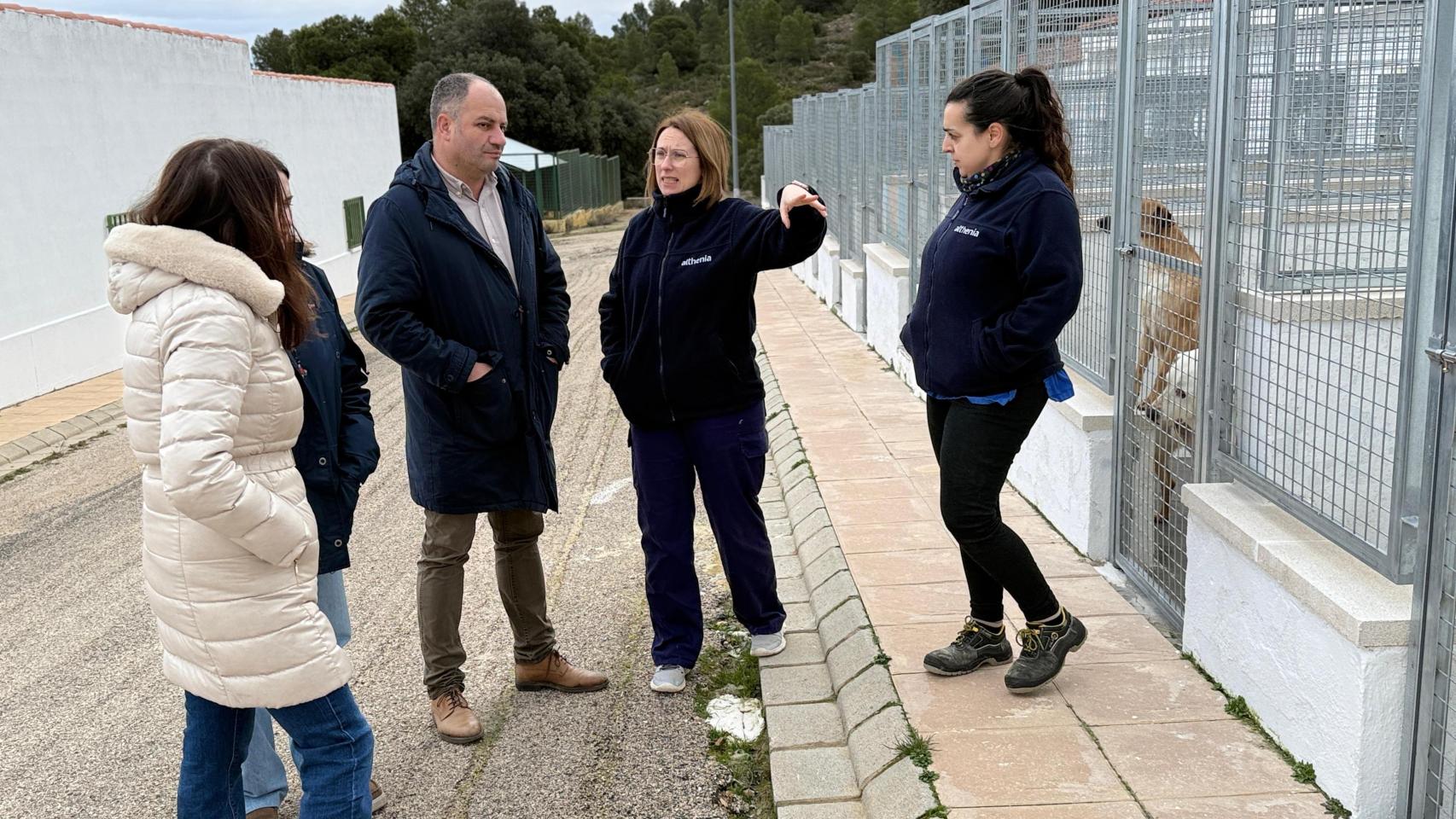 Visita al  albergue de 'Emperrados'.