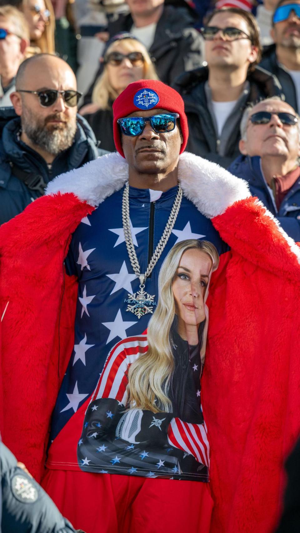 El cantante y rapero estadounidense Snoop Dogg, con una camiseta con la imagen de Lindsey Vonn, el domingo 8 de febrero de 2026.