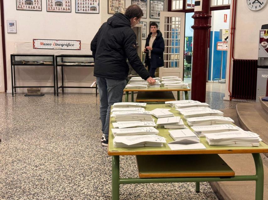 Imagen de los últimos votantes en Aragón.