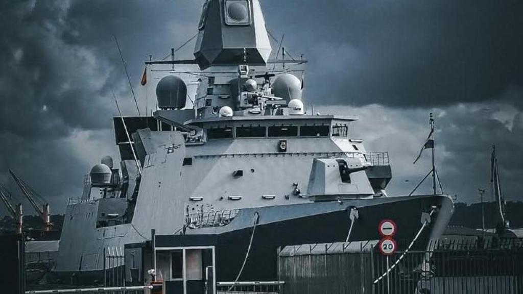 La fragata neerlandesa HNLMS Evertsen en A Coruña