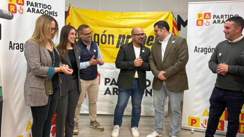 Alberto Izquierdo del PAR en el local de fotografía Rodar en Zaragoza.