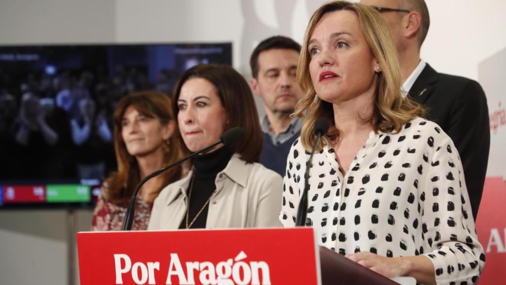 La candidata socialista Pilar Alegría, durante su comparecencia de anoche tras el escrutinio.