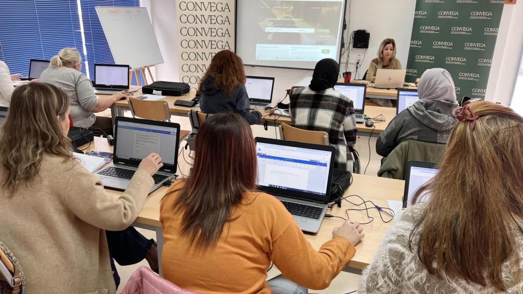 Convega lanza un programa de orientación laboral para favorecer la inserción de 120 personas en la Vega Baja