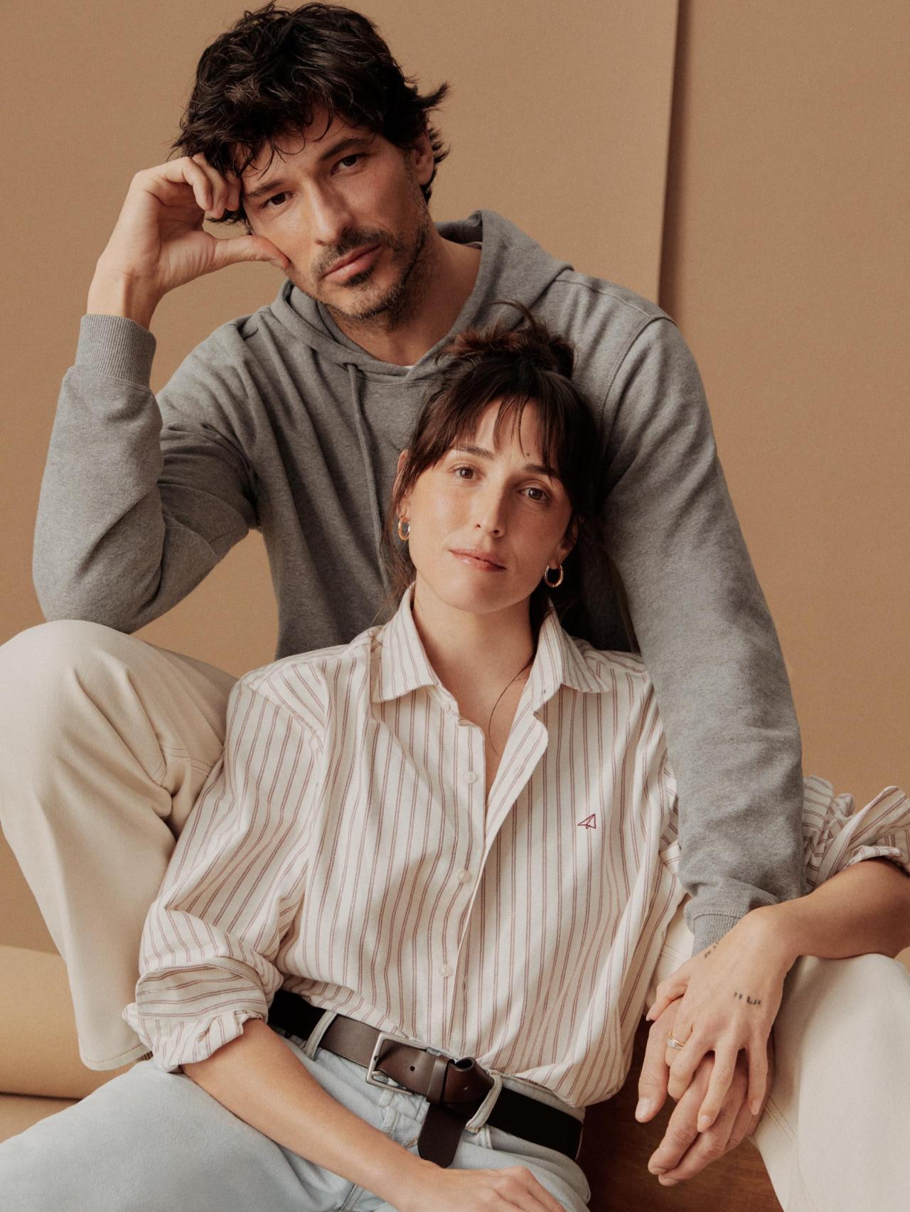 Andrés Velencoso junto a su hermana Silvia.