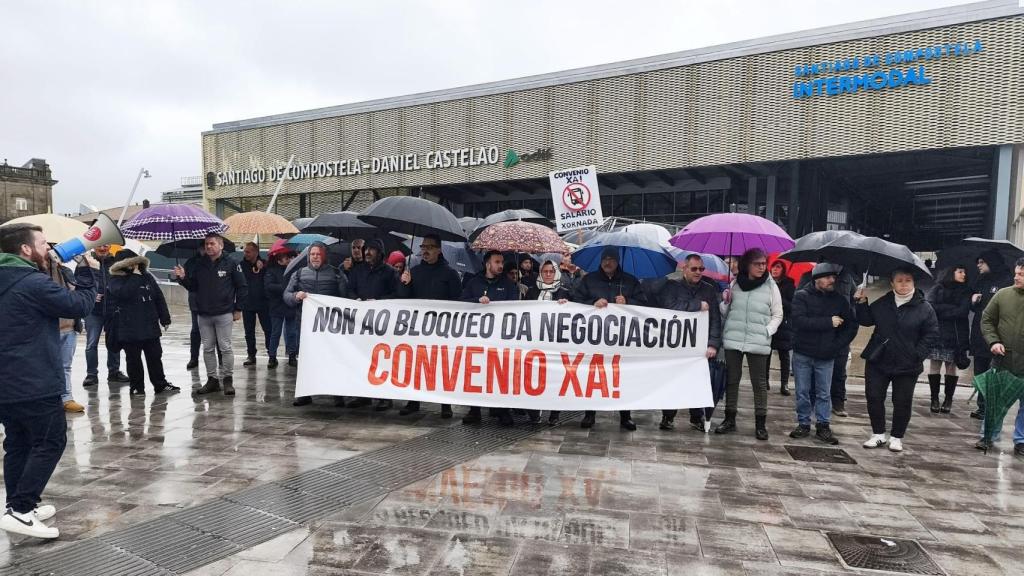 Concentración de la CIG previa a la reanudación de las negociaciones por un nuevo convenio
