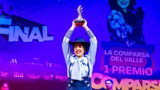 Fátima, con su merecidísimo primer premio.