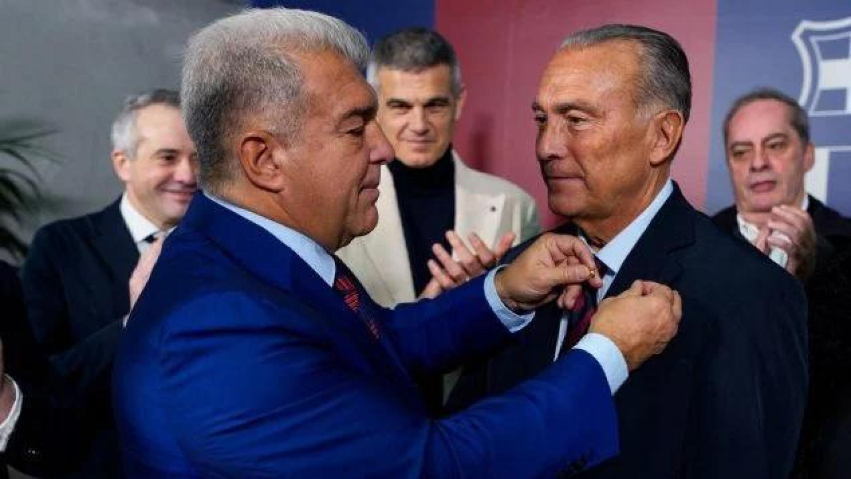 Laporta, junto a Rafa Yuste.