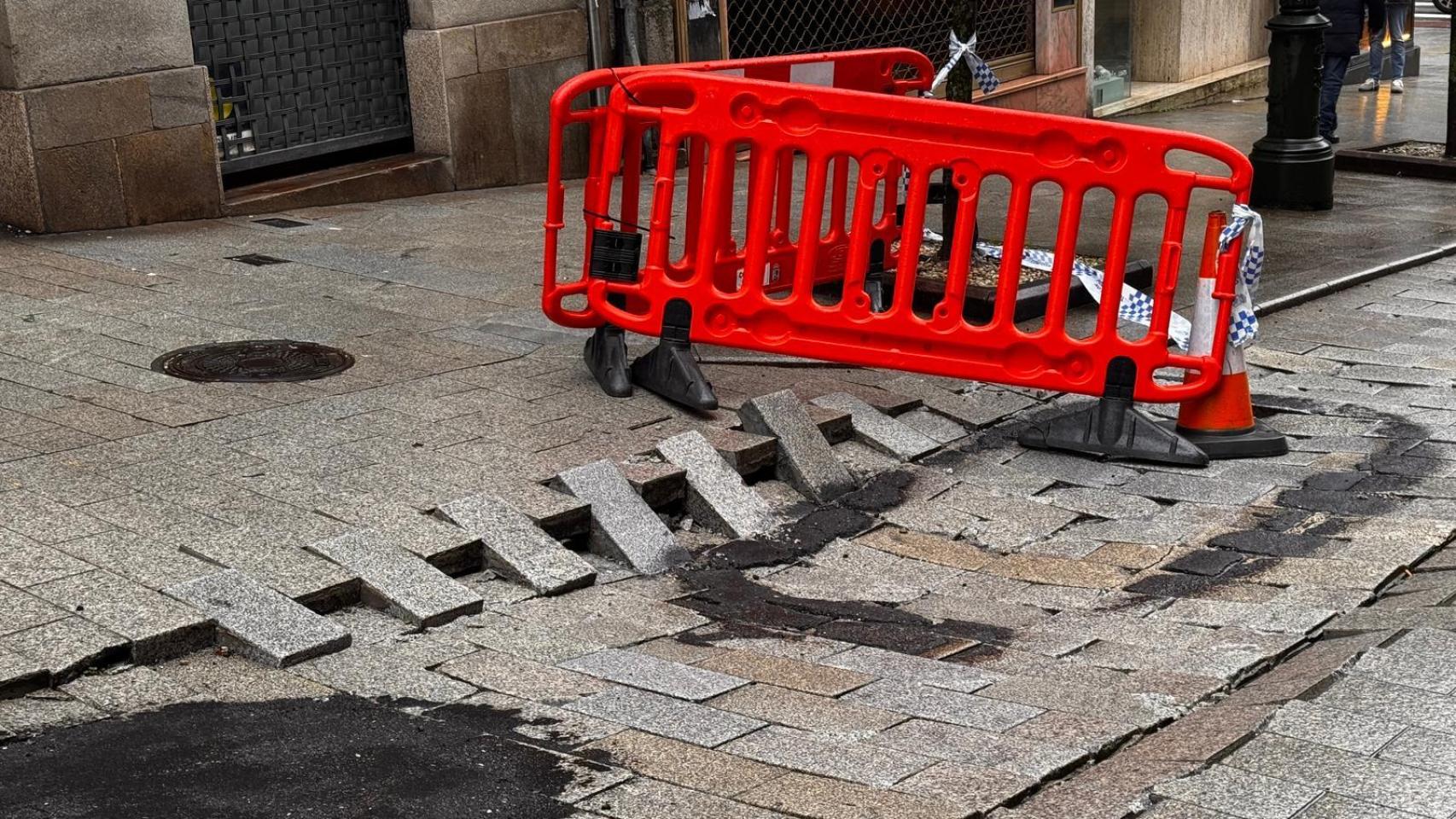 Socavón de la calle Velázquez Moreno