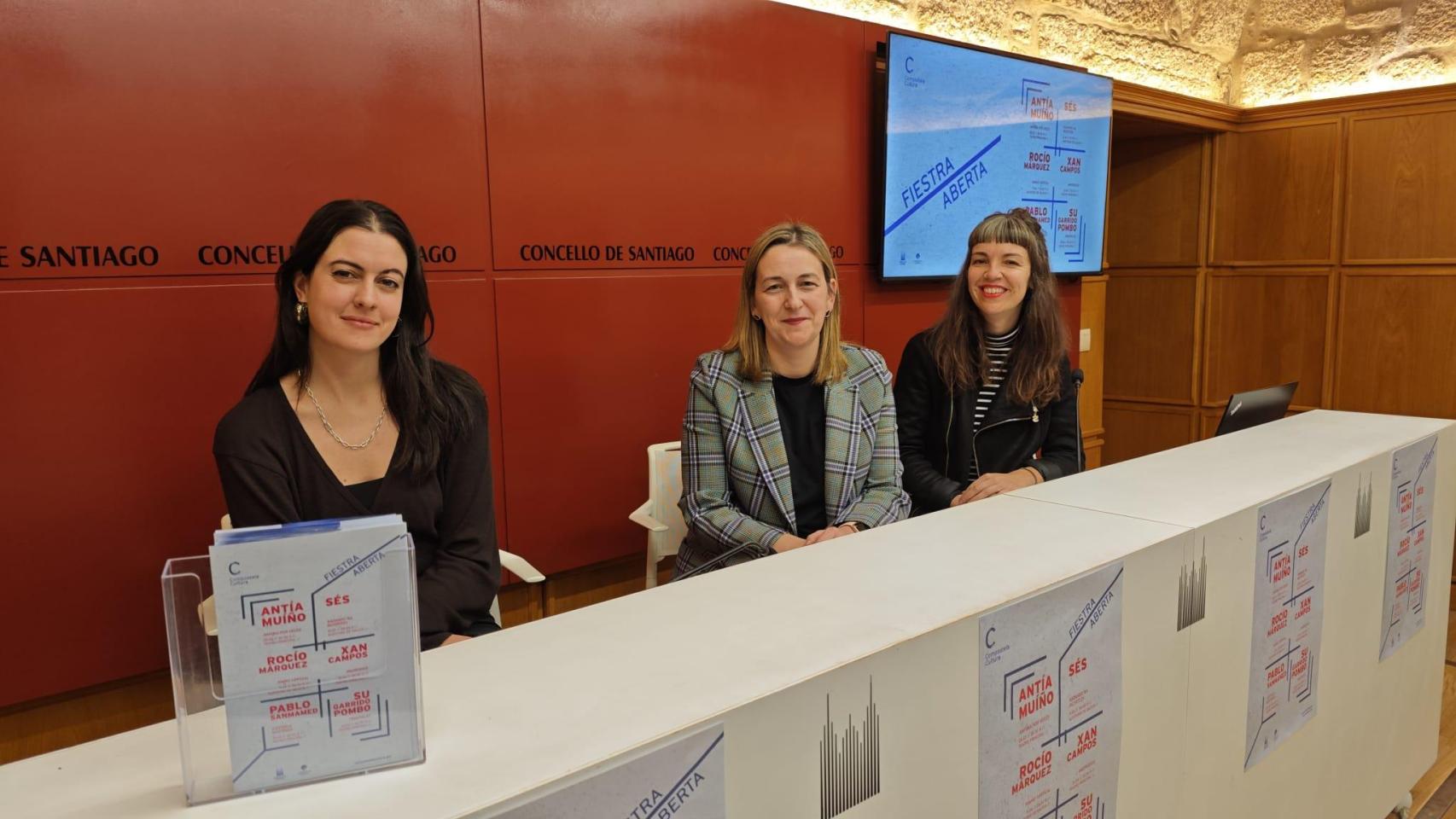Míriam Louzao en la presentación del festival junto con Antía Muíño y Su Garrido Pombo