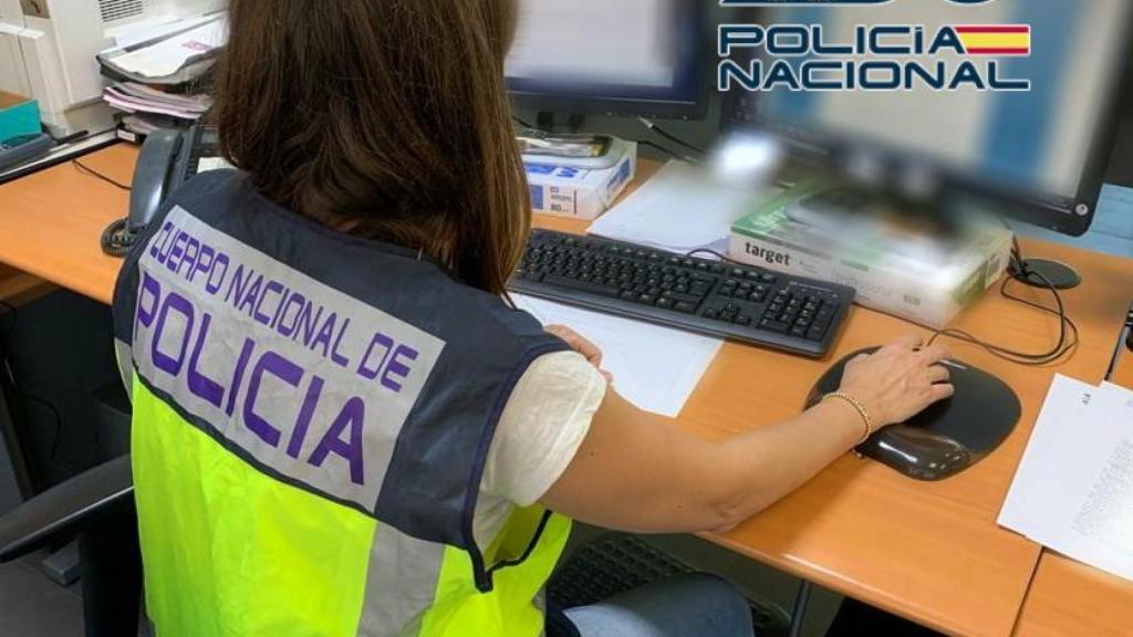 Una investigadora de la Policía Nacional.