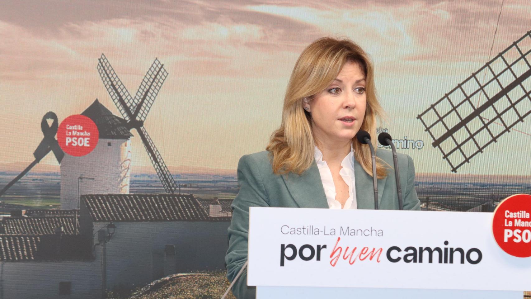Ana Isabel Abengózar, portavoz del PSOE de Castilla-La Mancha, en rueda de prensa.