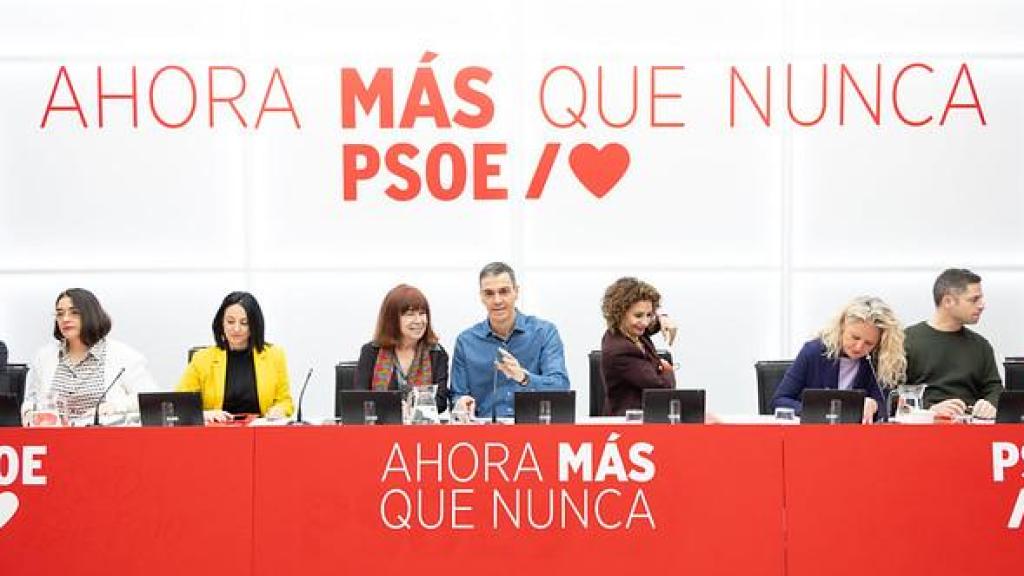 Pedro Sánchez y María Jesús Montero, este lunes ante la Ejecutiva del PSOE.