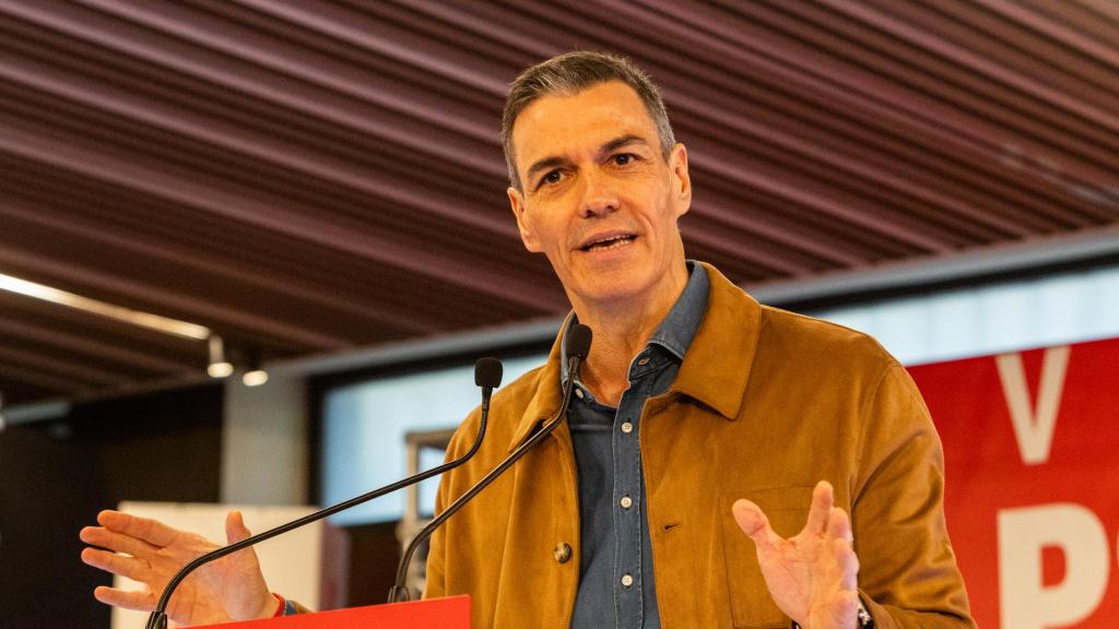 Pedro Sánchez durante un meeting del PSOE.