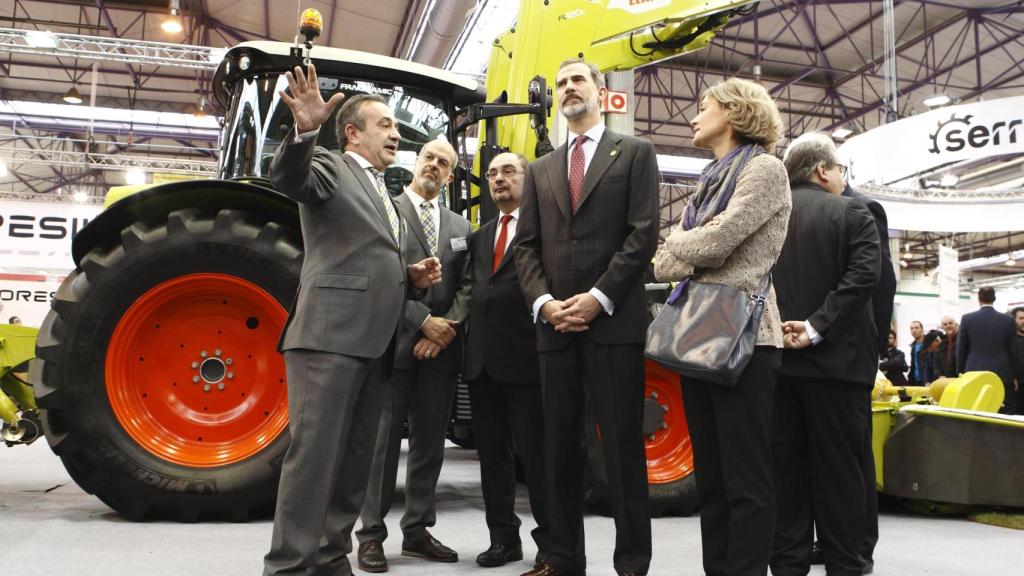 Imagen de archivo del S.M. el Rey en FIMA 2018, acompañado por en ese momento presidente de Aragón, Javier Lambán, la ministra de Agricultura, Isabel García Tejerina, los consejeros Marta Gastón y Joaquín Olona