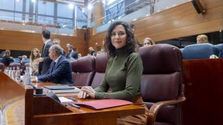 Isabel Díaz Ayuso antes de un pleno de la Asamblea de la Comunidad de Madrid.