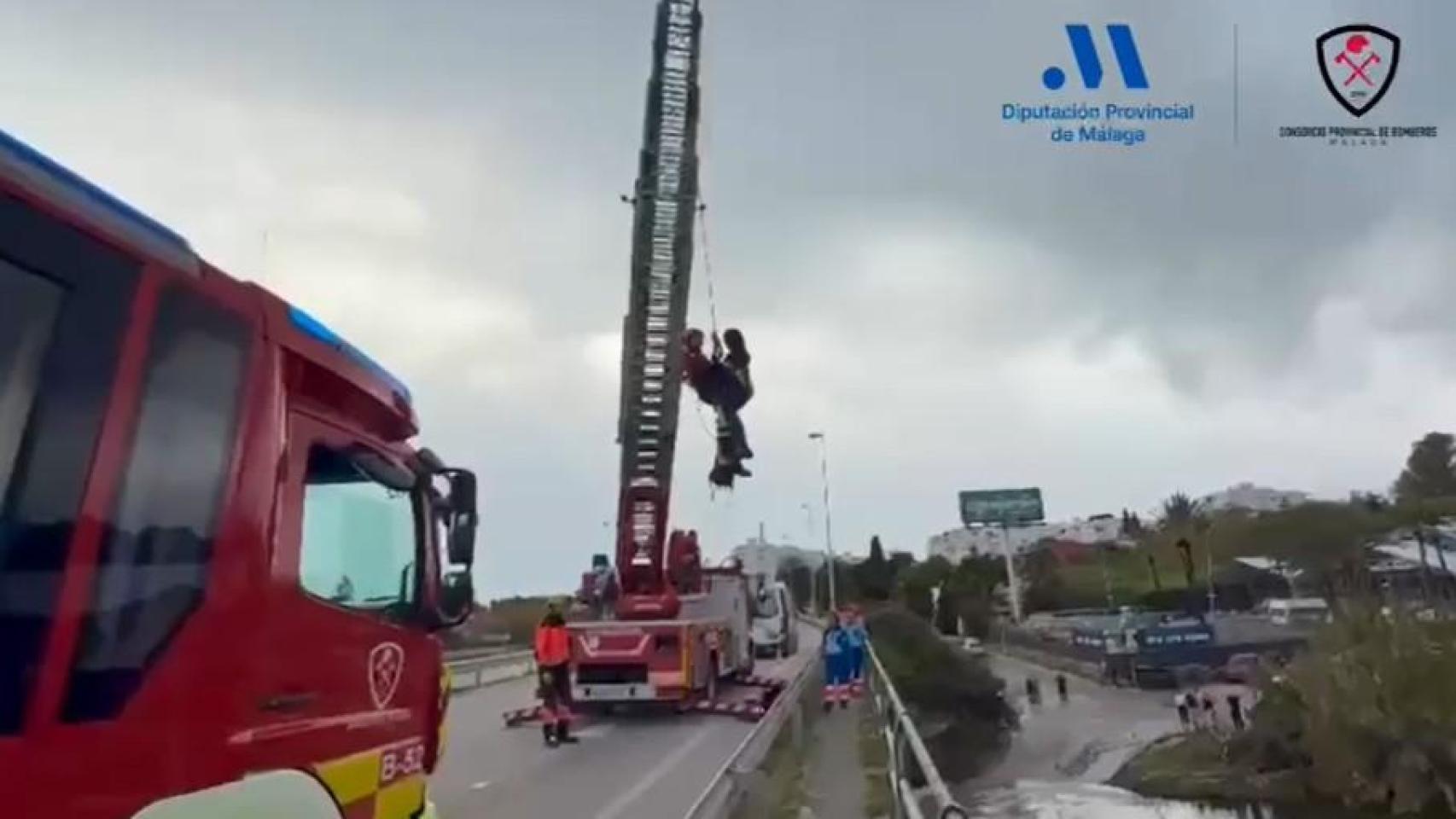 El rescate de la mujer.