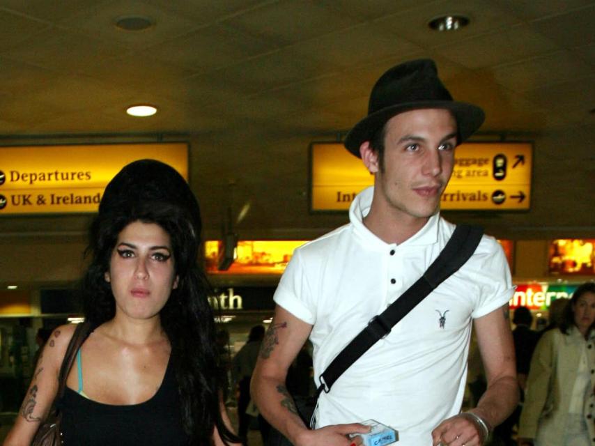 Winehouse y su expareja, Blake, en una fotografía de archivo.