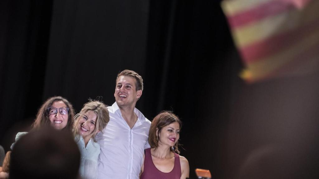 (De izq a der) Laura Vergara, número 2 de Sumar en Zaragoza; Yolanda Díaz, vicepresidenta segunda del Gobierno; Jorge Pueyo, candidato de la Chunta Aragonesista (CHA) y Sira Rego, Ministra de Juventud e Infancia.