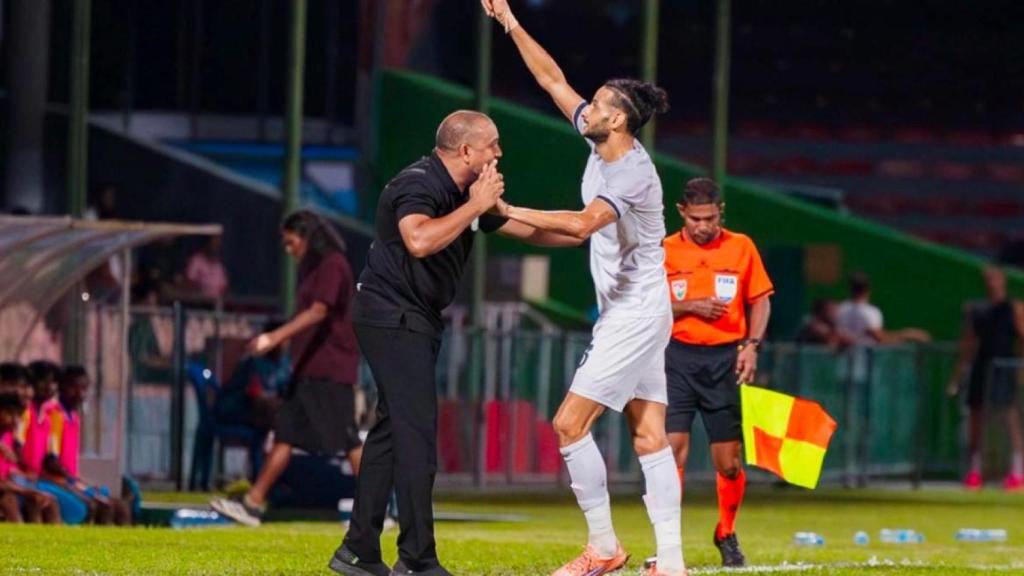 Un instante de un partido de las Maldivas.