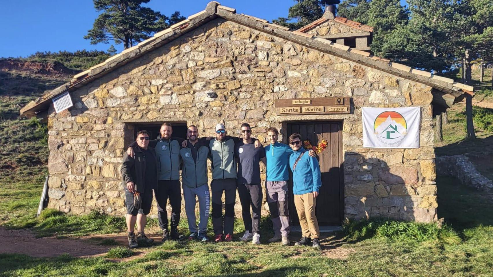 Miembros de la Asociación Refugios Libres y Dignos.