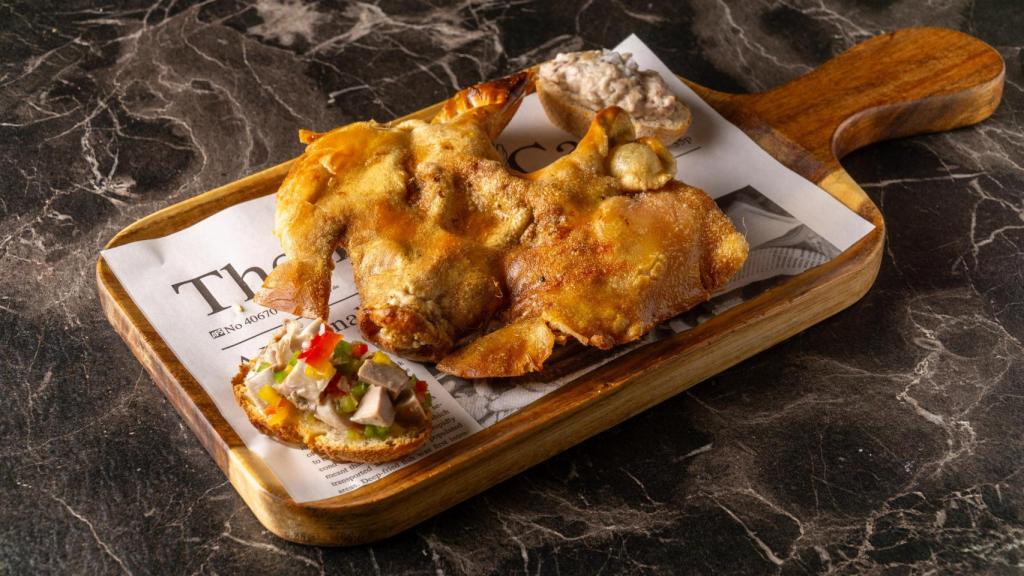 La careta de cochinillo de Infame, un pica-pica adictivo.