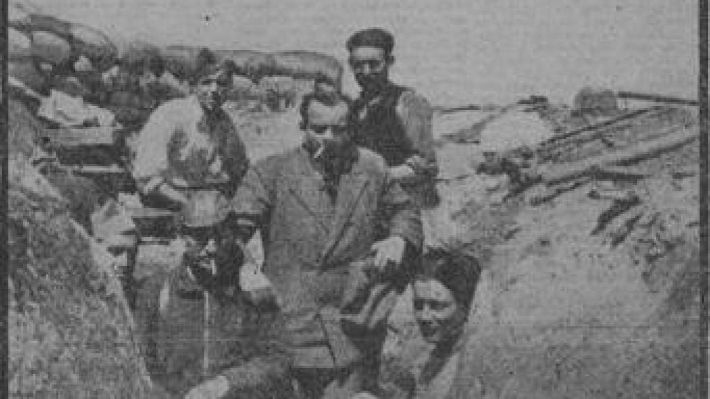 Antoine Saint-Exupery en una trinchera de Carabanchel publicada en el diario Paris-Soir el 3 de julio de 1937.