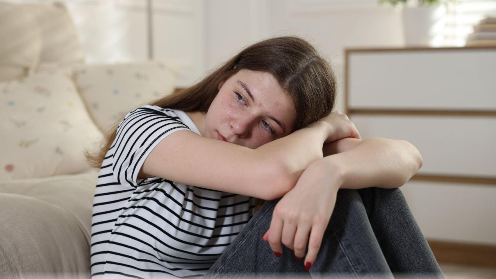 Estudios sobre comportamiento en encuestas muestran que las adolescentes suelen declarar más privaciones que los chicos.