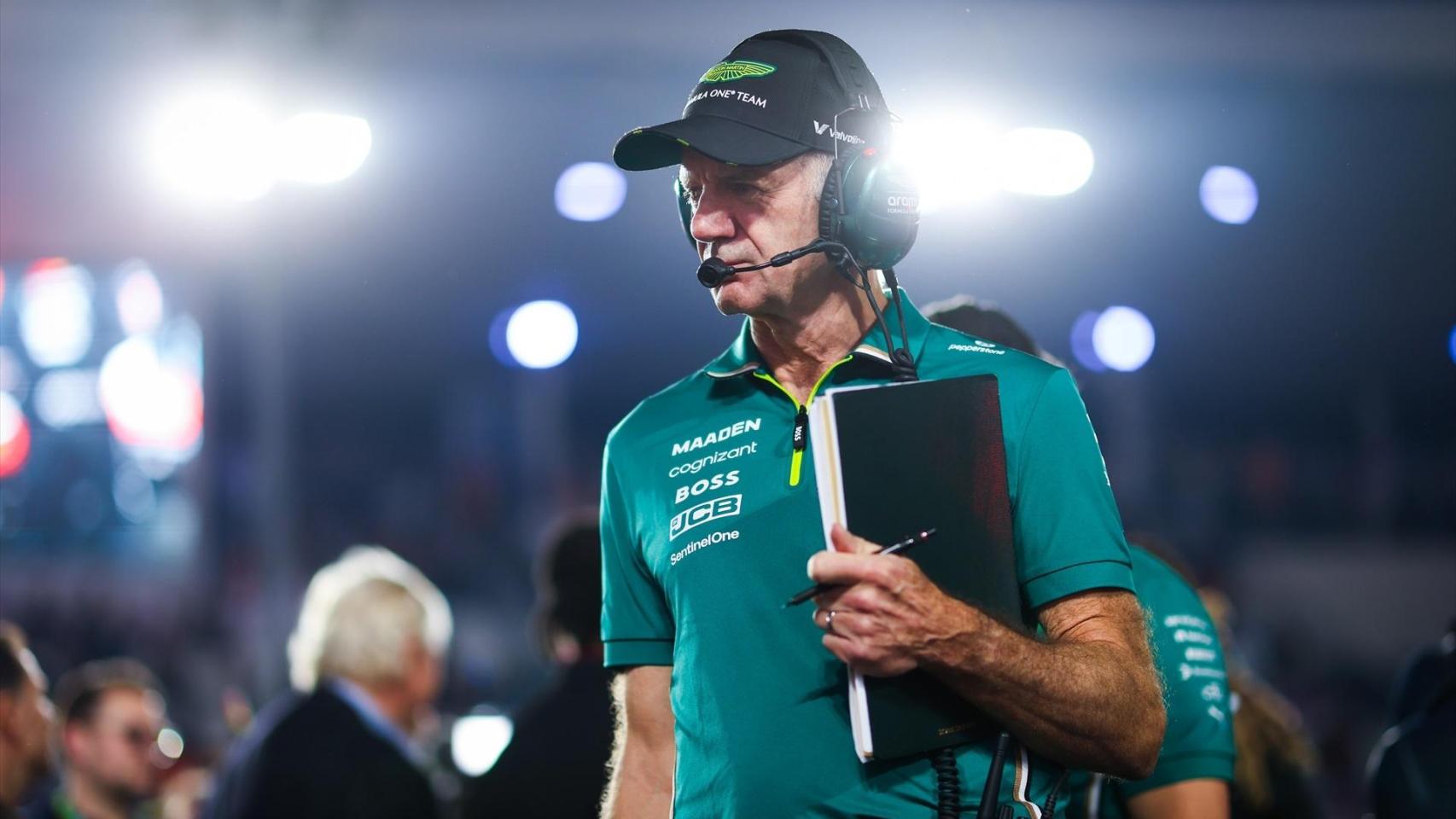 Adrian Newey, en el paddock de la F1 con Aston Martin