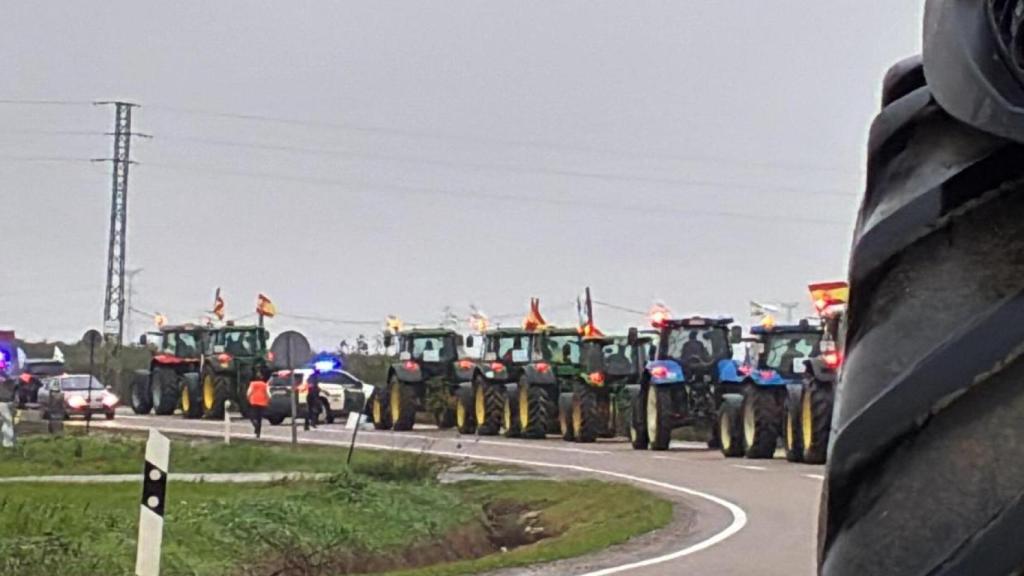 Tractores en la protesta de Sevilla de este martes.
