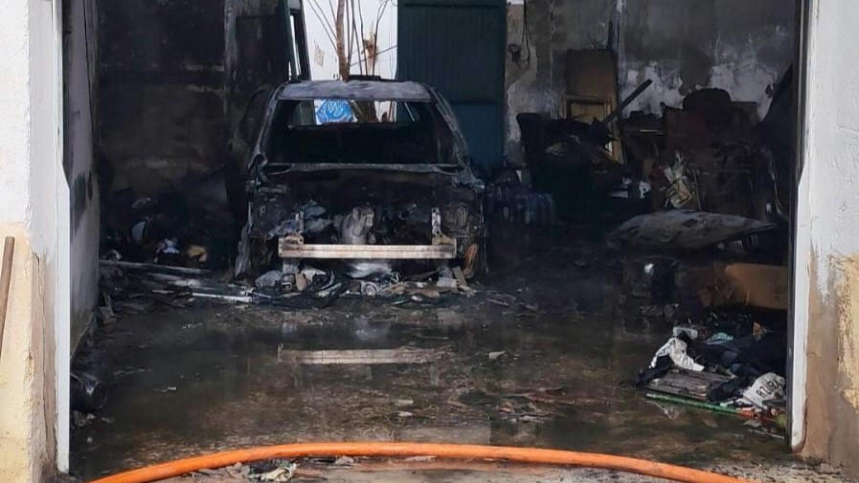 Incendio originado en una vivienda en Madrigueras.