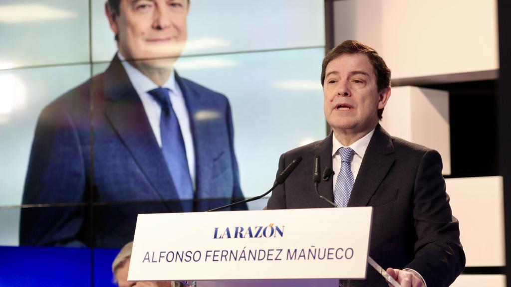 El presidente de la Junta y del PP de Castilla y León, Alfonso Fernández Mañueco, durante su intervención en el foro de La Razón, este martes