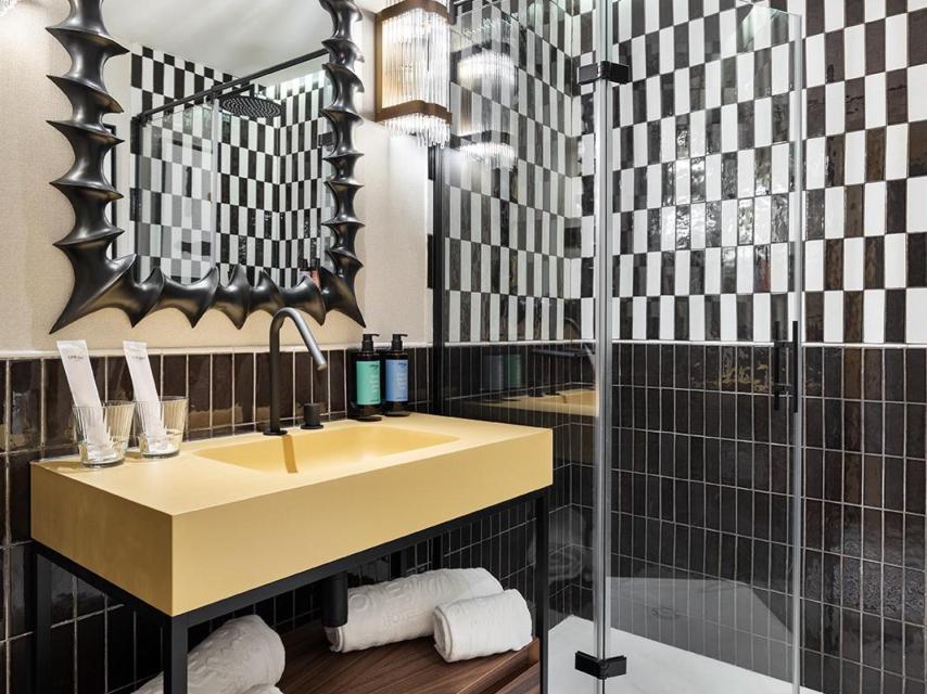 La decoración de uno de los baños de las habitaciones.