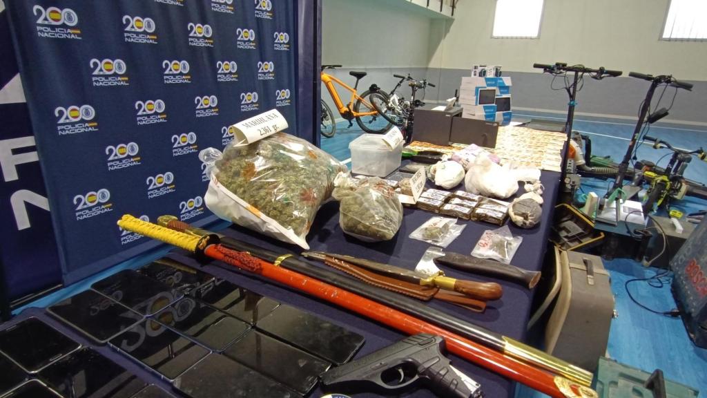 Material incautado durante la operación.