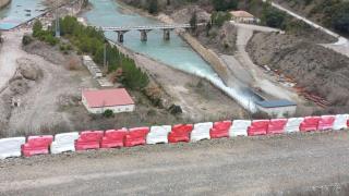 Salida embalse Yesa.