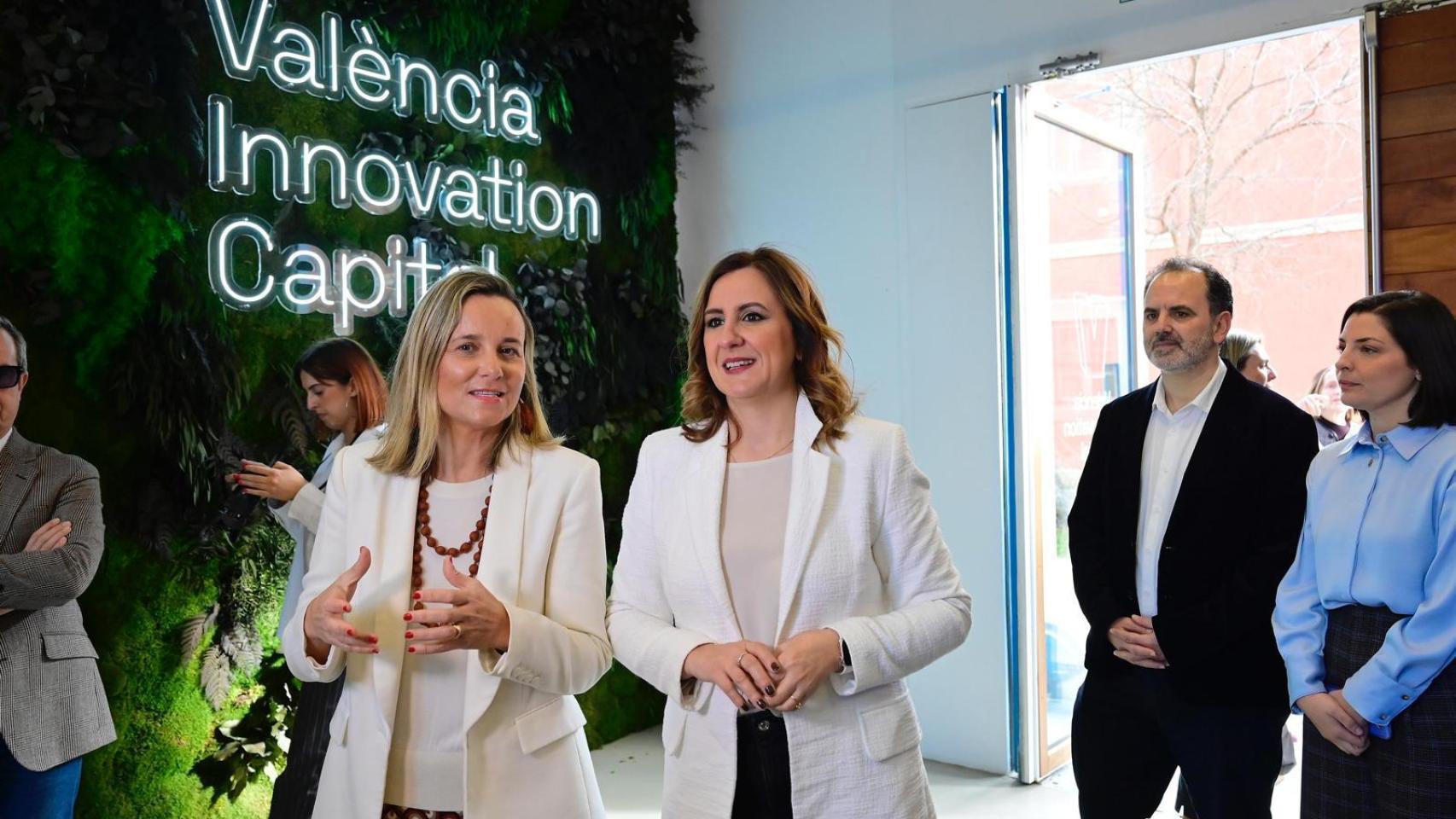 La alcaldesa de Valencia, María José Catalá, este martes. EE