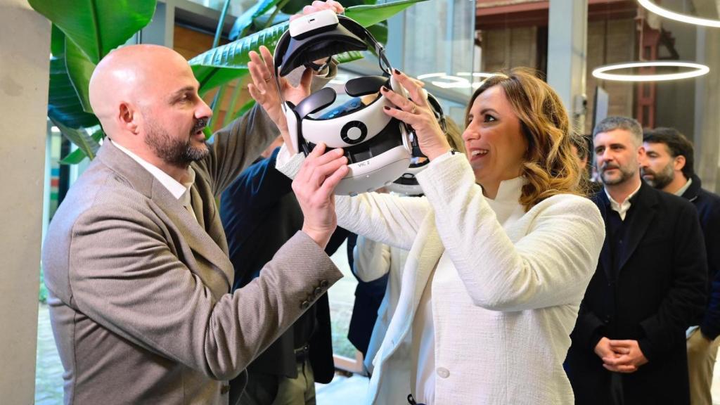 María José Catalá con unas gafas 3D este martes