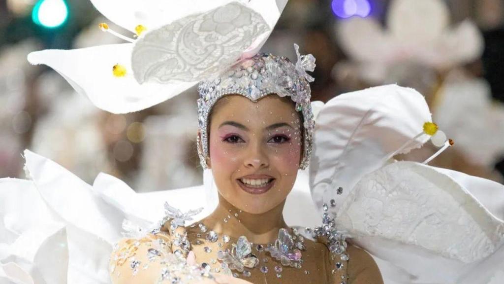 Triana, la hija de Maite, en el Gran desfile.