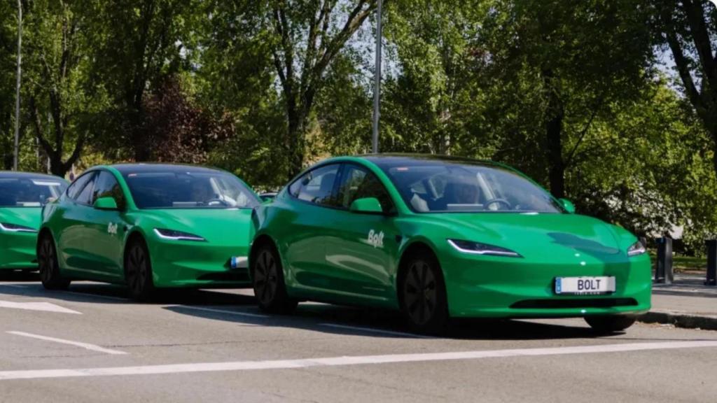 Varios coches Bolt.