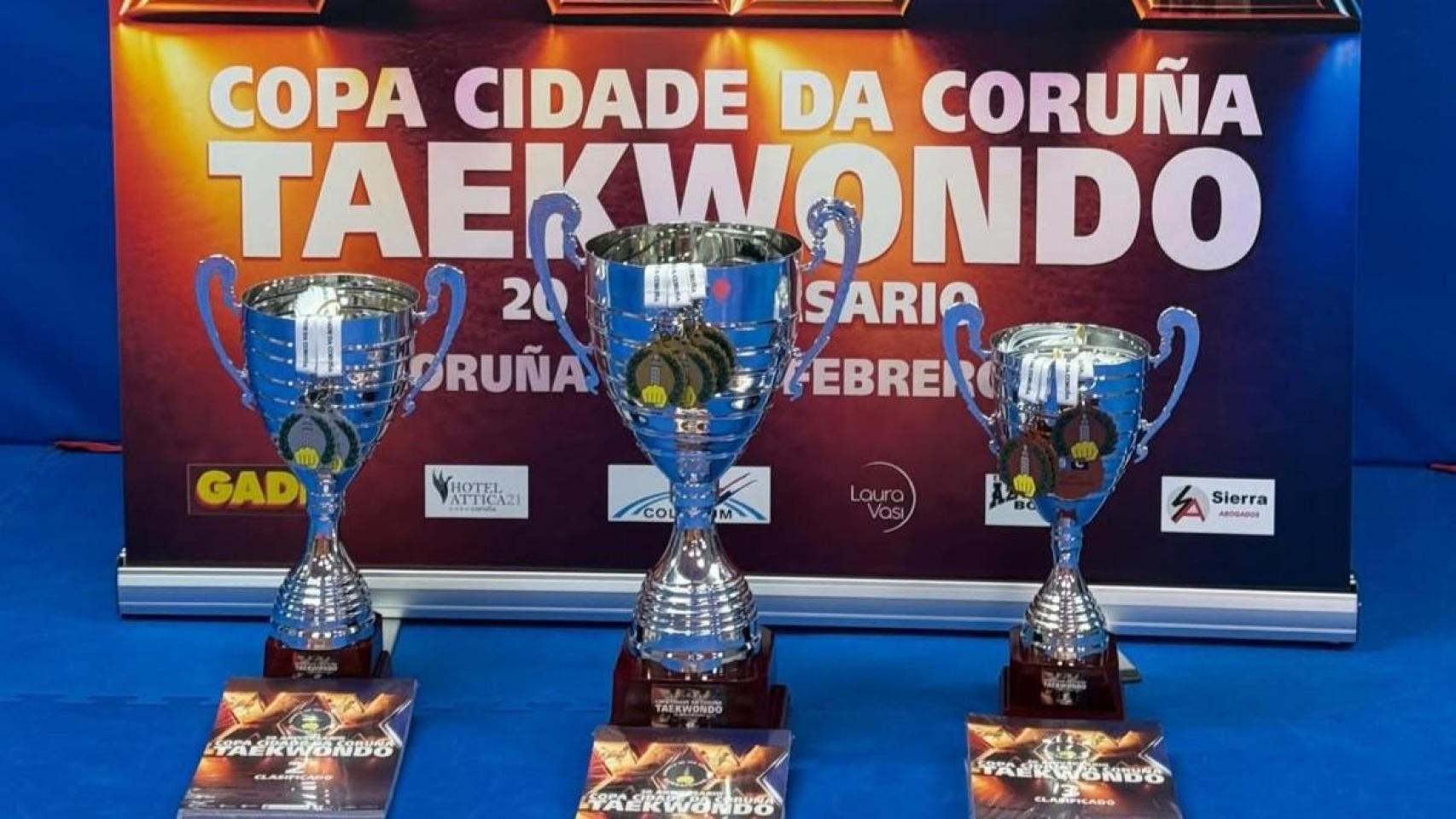 Los trofeos, las medallas y los diplomas ya están preparados para el 20 aniversario de la Copa Cidade da Coruña