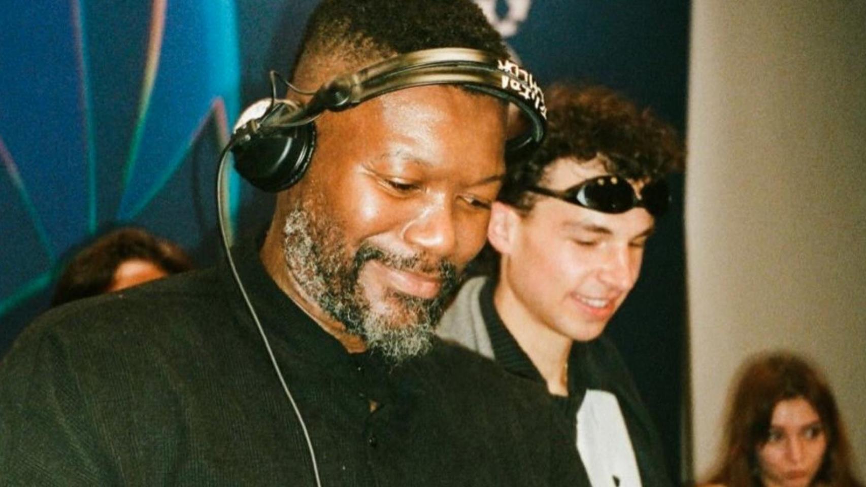 Djibril Cissé, actuando como DJ en un evento de la Champions League