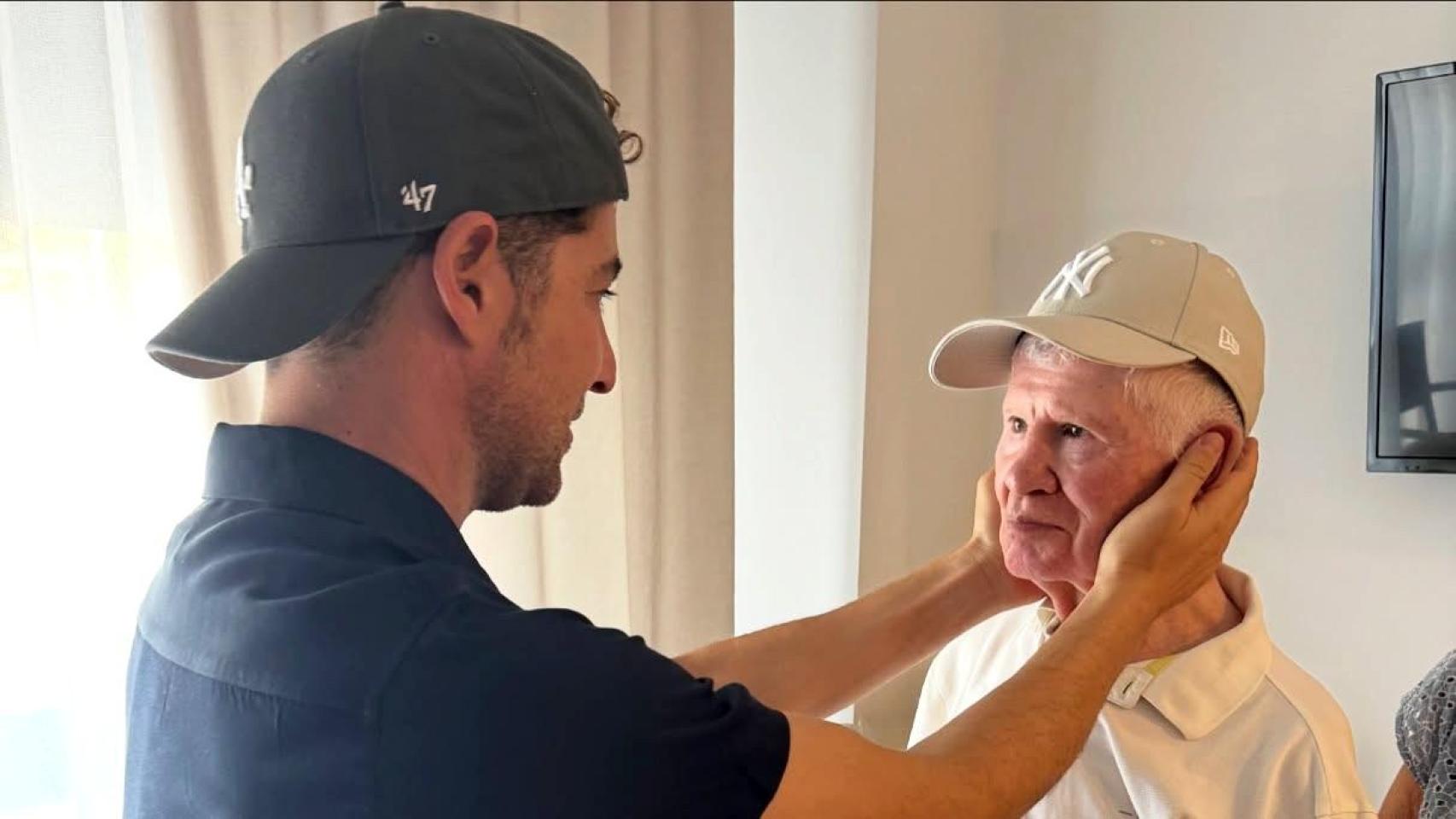 David Bisbal junto a su padre, José Bisbal, en una imagen de las redes sociales del cantante.
