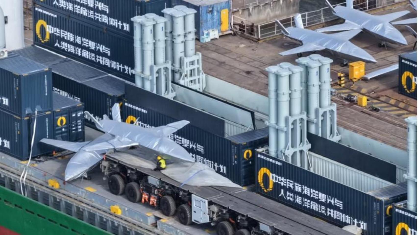 Lanzadores de misiles dentro de contenedores marítimos