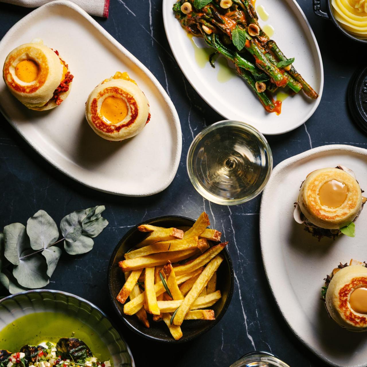 Algunos platos de Alegal.