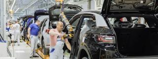 El automóvil alemán alerta de una crisis económica masiva ante la parálisis inversora y la reubicación de empleos