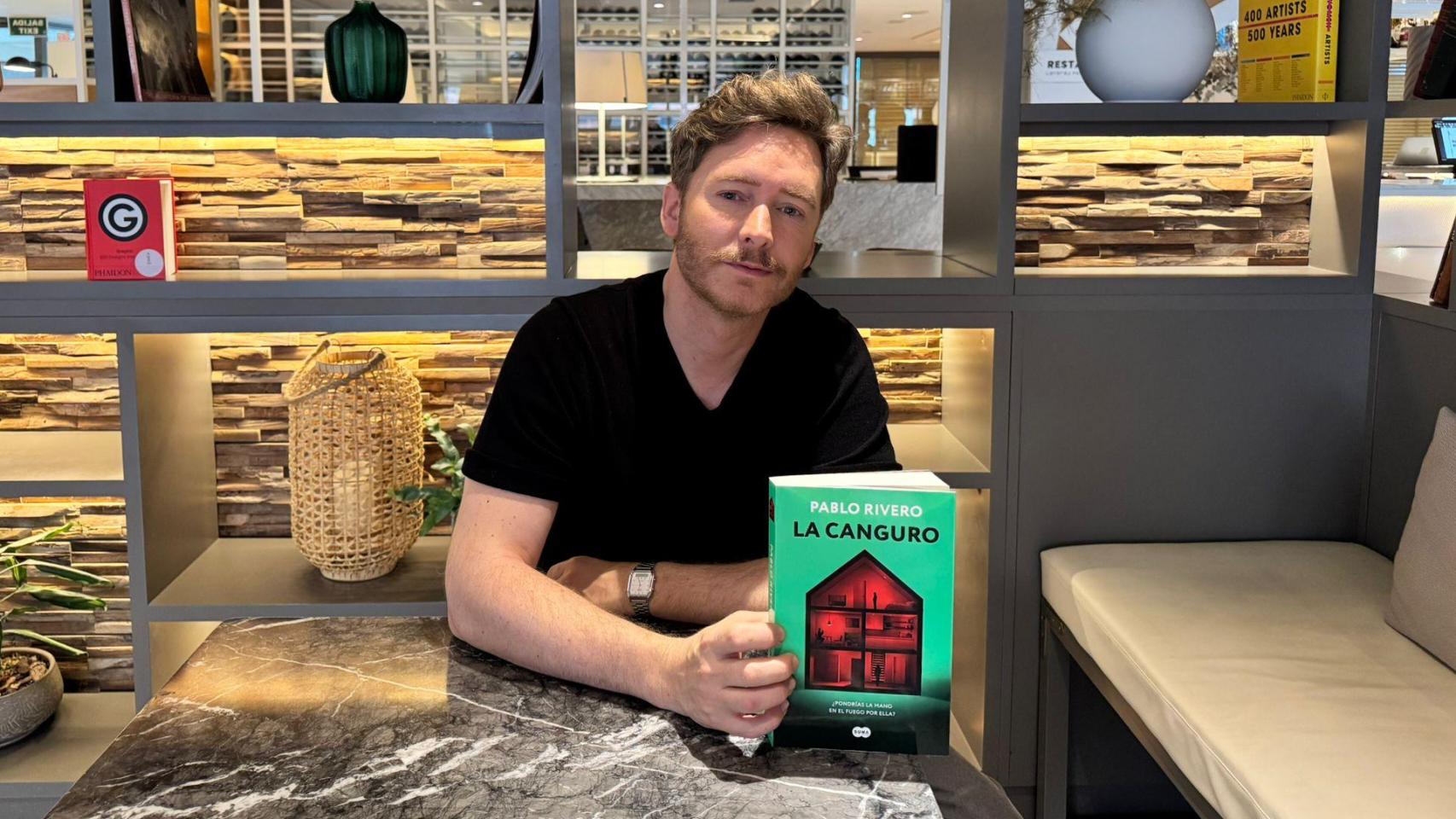 Pablo Rivero, actor y escritor con nueva novela 'La canguro'.