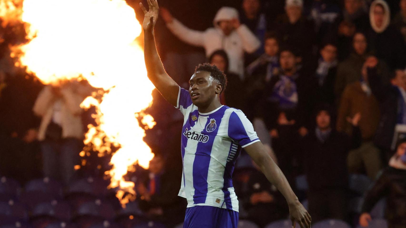 Samu, durante un partido con el Oporto.