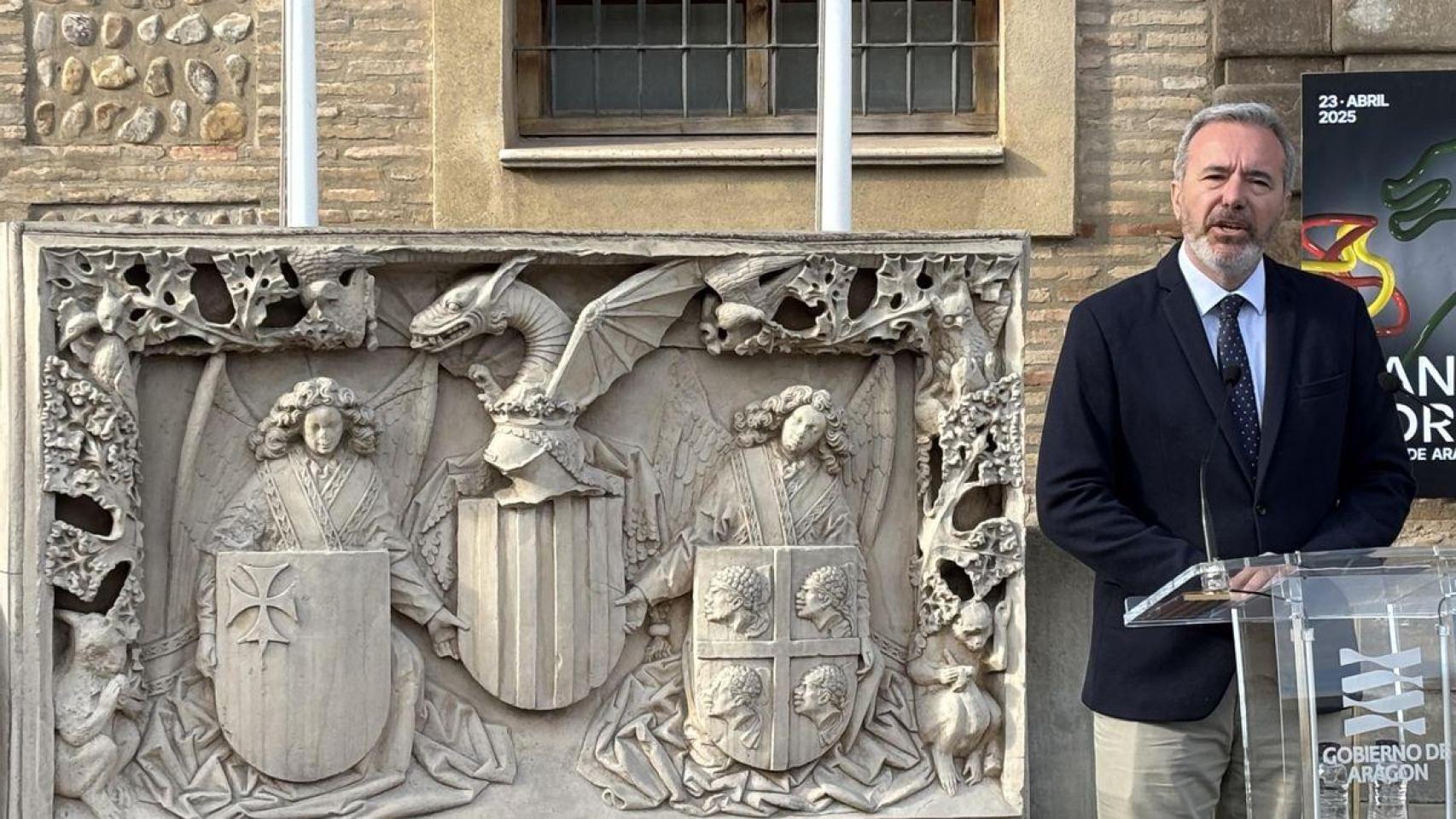 Azcón, en el Edificio Pignatelli.